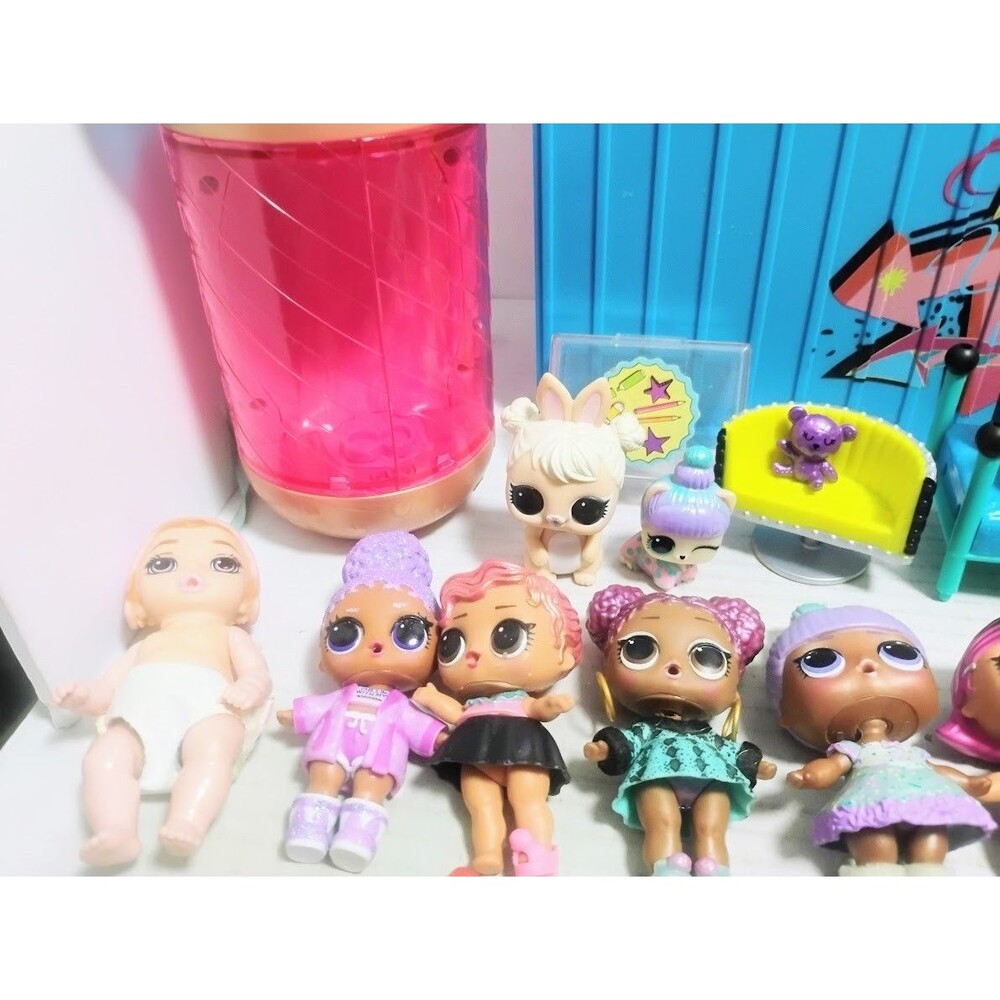 MASSIVE MGA ENTERTAINMENT LOL SURPISE DOLL CLUBHOUSE PLAYSET ACCESSORY LOT - Picture 6 of 9